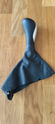 Schwarzer leder schaltknauf - schwarzer, leder-schaltknauf